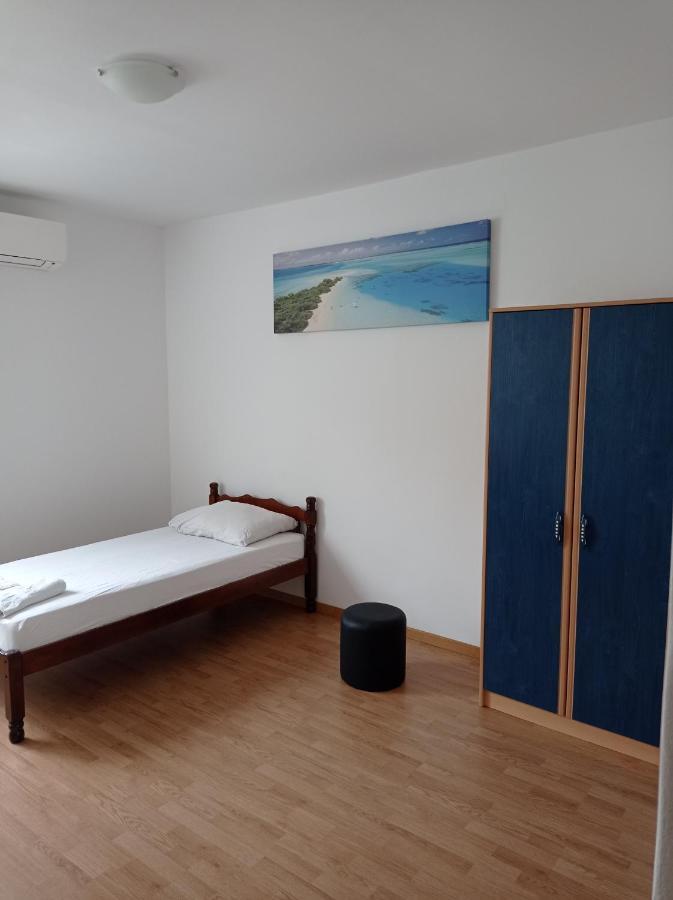 Nice And Cozy Two Single Bed Room Split Exterior foto